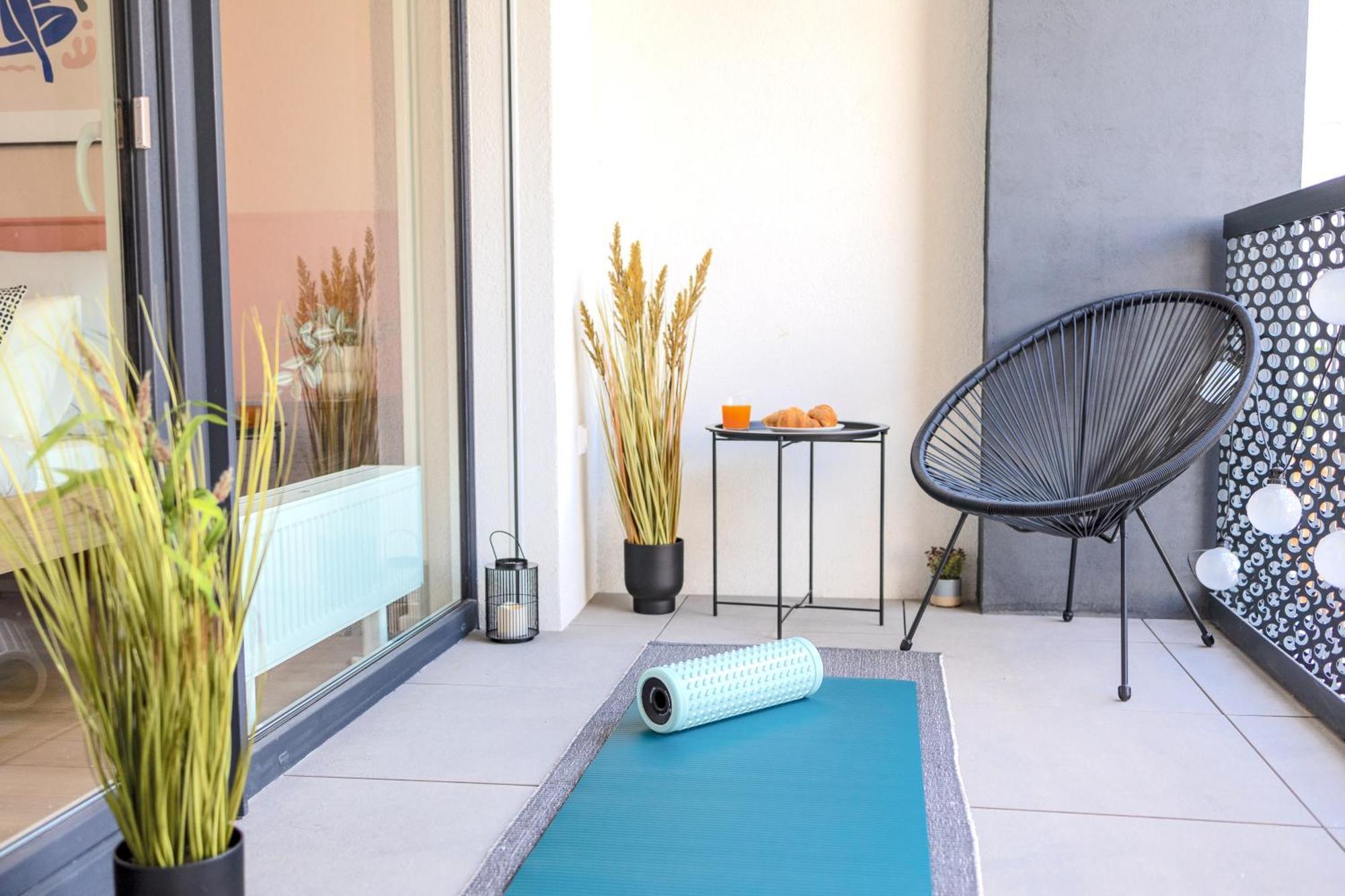 Design Apartment - Balcony, Free Parking, Yoga, 10 Mins To Center, By Gravity Praga Exterior foto